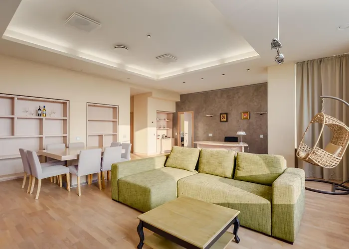 Islande With Free Parking