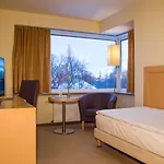 Islande With Free Parking Hotel