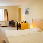Islande With Free Parking Hotel Riga