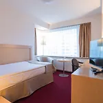 Islande With Free Parking Hotel Riga