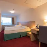 Hotel Islande With Free Parking 4*