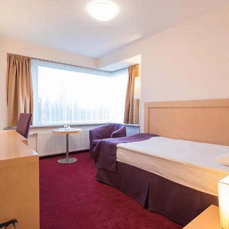 Islande With Free Parking מלון