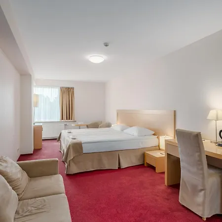 Islande With Free Parking Hotel 4*