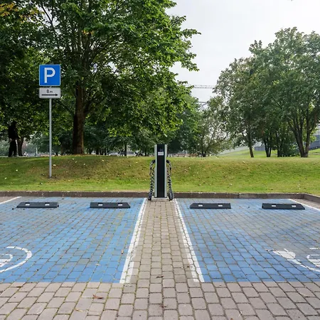 Islande With Free Parking ריגה