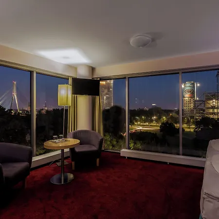 Hotel Islande With Free Parking