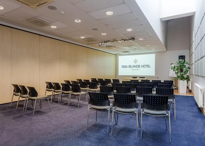 Ξενοδοχείο Islande With Free Parking 4*