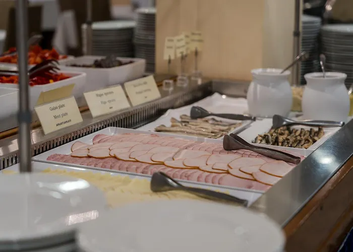 Islande With Free Parking