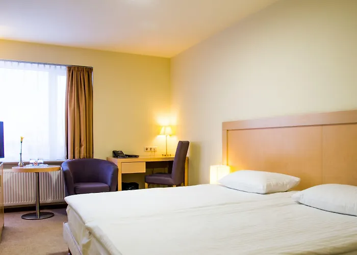 Islande With Free Parking