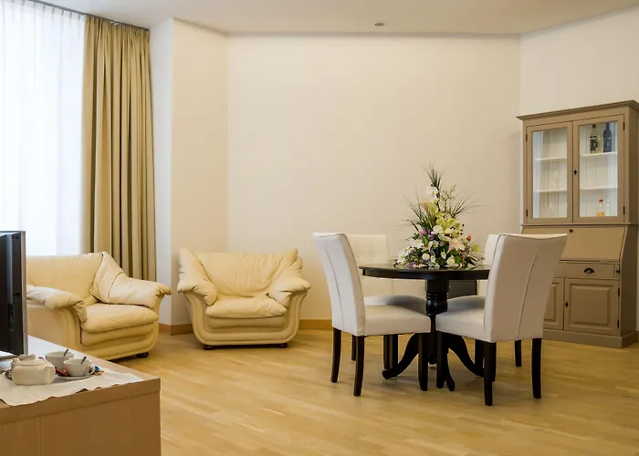 Islande With Free Parking Ρίγα