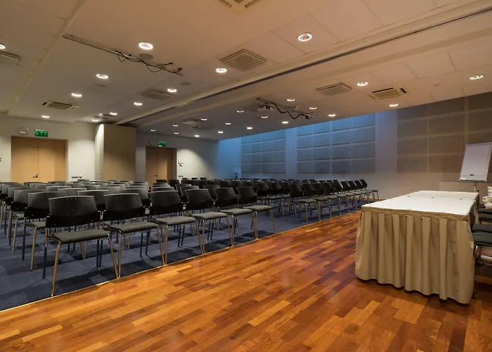 Ξενοδοχείο Islande With Free Parking 4*