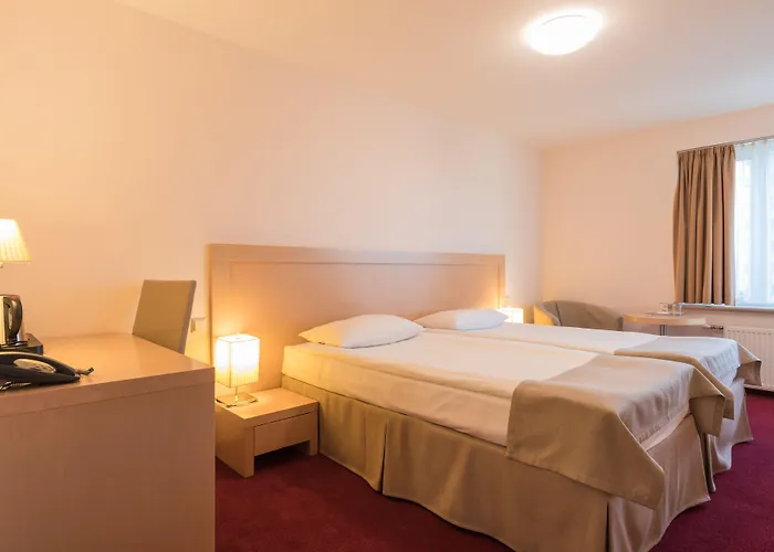 Hotel Islande With Free Parking Ryga