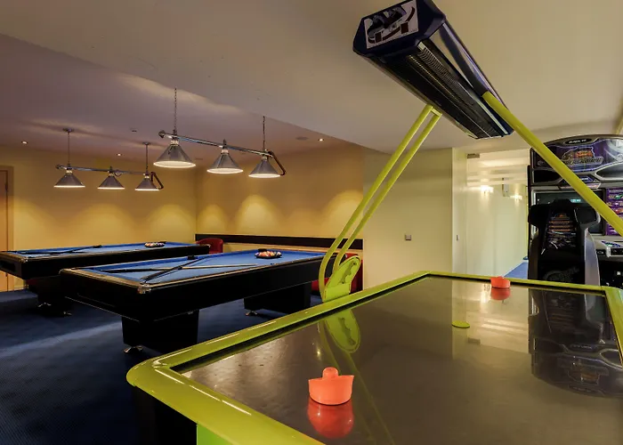 Hotel Islande With Free Parking 4*