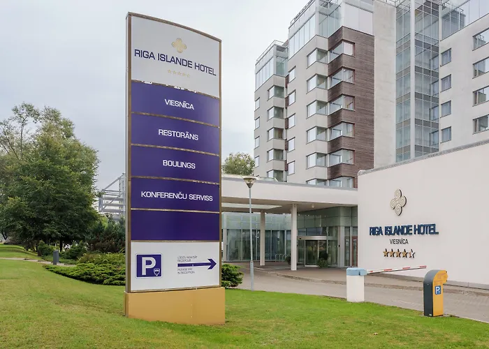 Islande With Free Parking