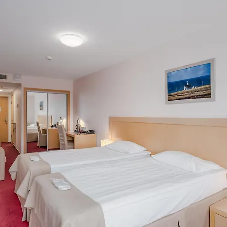 Islande With Free Parking Hotel