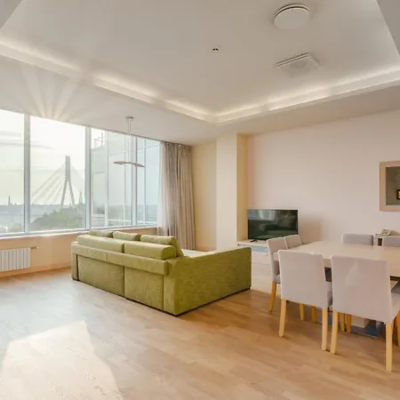 Islande With Free Parking Hotel