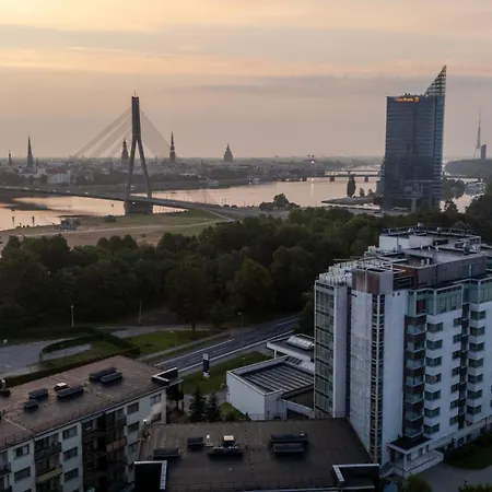 Islande With Free Parking Hotel