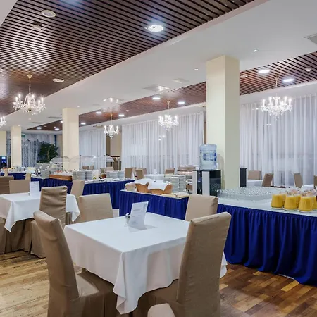 Islande With Free Parking Hotel