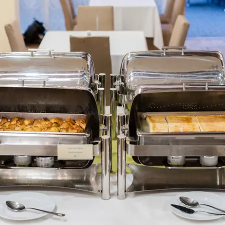 Islande With Free Parking Hotel Riga