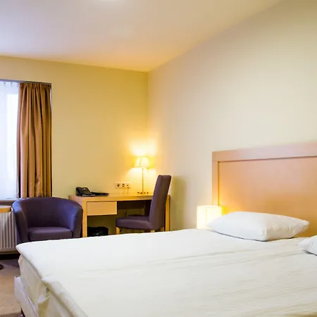 Islande With Free Parking