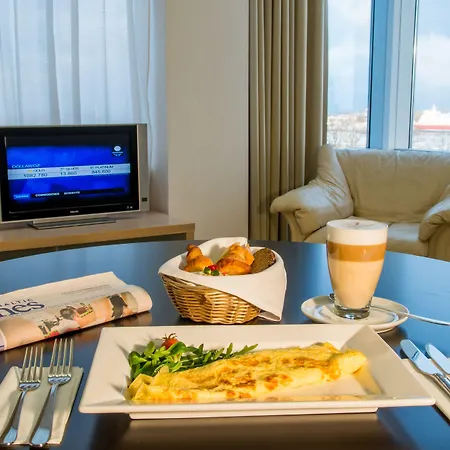 Islande With Free Parking Hotel Riga