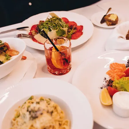 Islande With Free Parking Hotel Riga