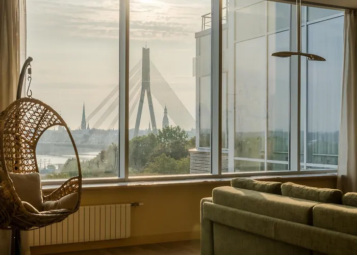 Islande With Free Parking 4*