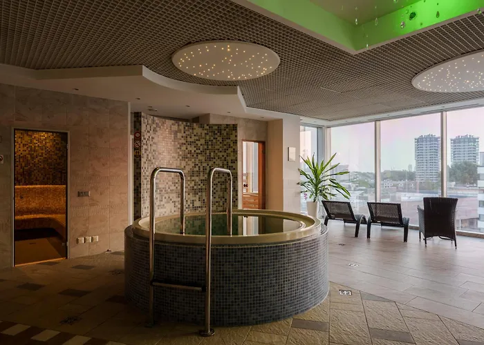 Islande With Free Parking 4*